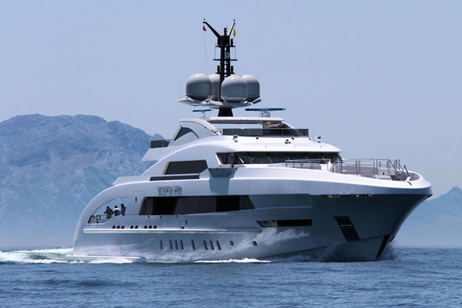 Kola Aluko's yacht